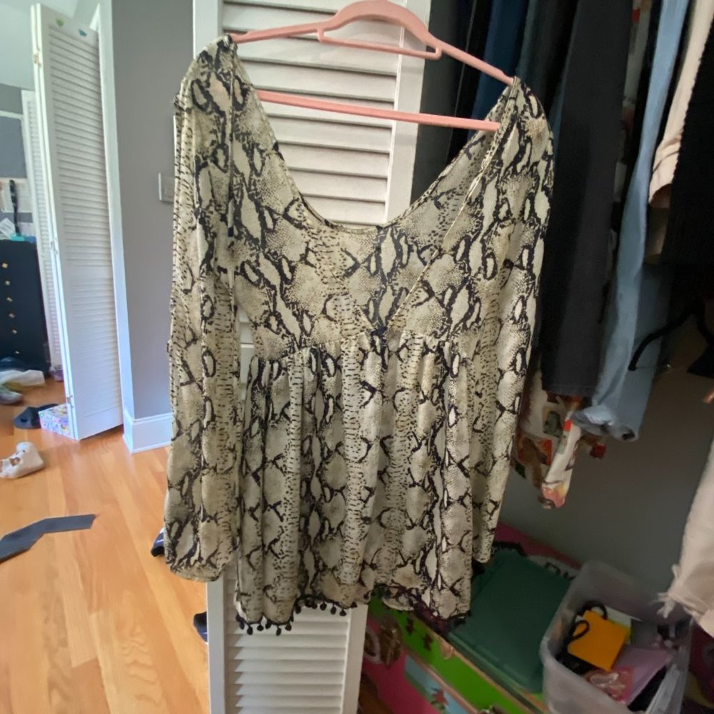 Catch Me Dress - Picture 2 of 3